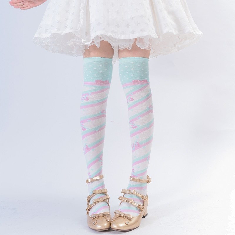 简单的袜子背后也蕴藏着神奇的故事？盘点那些独特的lolita袜子