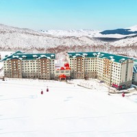 雪场边！滑进滑出！亚布力亚布洛尼酒店高级双床房2晚+双人滑雪2天+双人双早