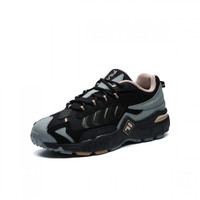 FILA 斐乐 HERITAGE-FHT系列 掠夺者 男子跑鞋 F52M111104C-BG 黑灰 41