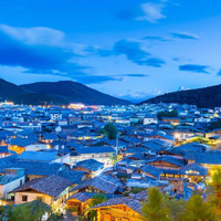 香格里拉第5颗陨石·光年酒店阳光供氧大/双床房