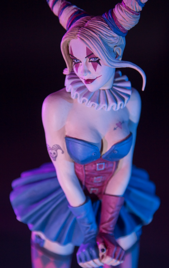 SIDESHOW DC Collectibles 哈莉雕像