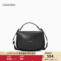 Calvin Klein CK女包秋冬新款时尚马蹄形翻盖LOGO压纹背提包DH2770 001-黑色 OS