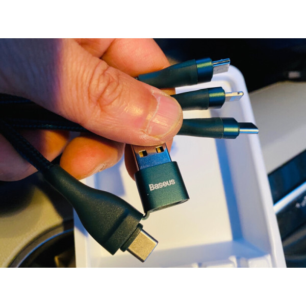 baseus倍思闪速系列数二拖三数据线