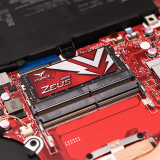 Team 十铨 ZEUS宙斯 DDR4 DDR4 2666MHz 笔记本内存 马甲条 红色 8GB