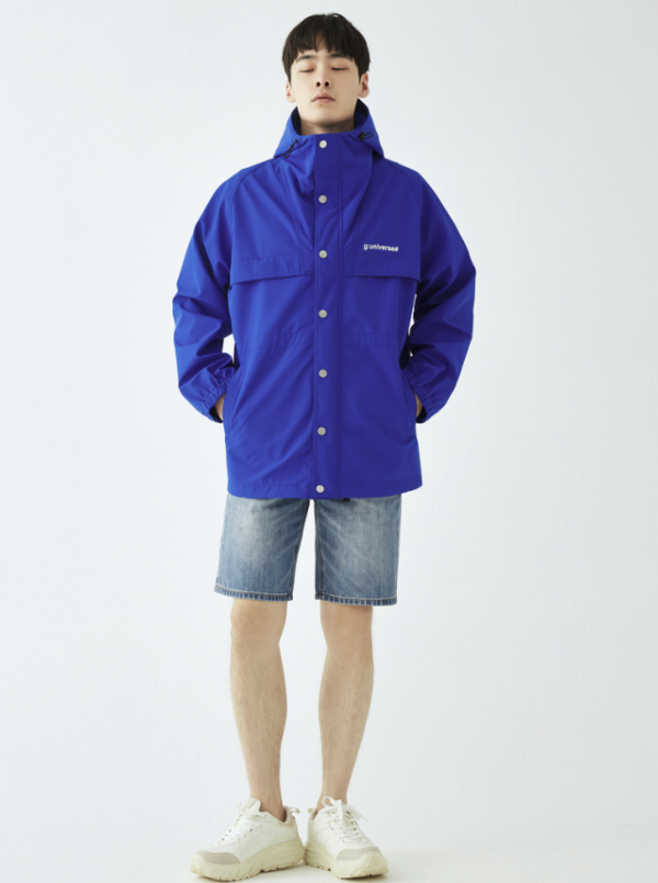 gxg gy108615a 男款蓝色连帽风衣外套,吸睛宝蓝色,翻领连帽设计,英文