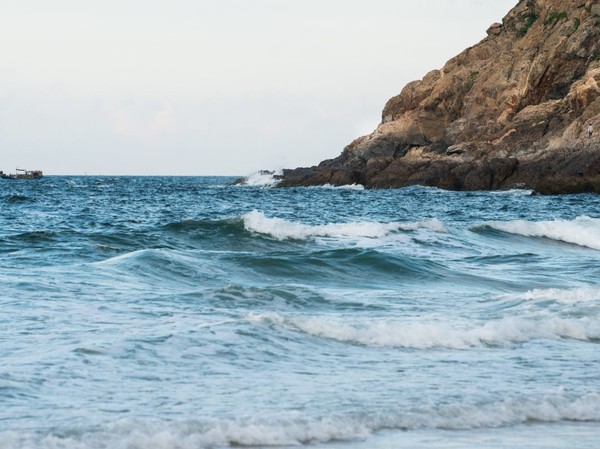 广东人的观海自留地！阳江海陵岛北洛秘境洛悦酒店 听海双床房1晚+含早+海湾泳池门票