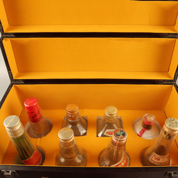 八大名酒套装(茅台五粮液等)90年代 500ml 1盒8瓶 白酒