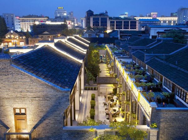 步行5分钟可至西湖罗莱夏朵杭州湖边邨酒店石库门经典联排1晚含欢迎