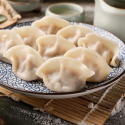 三全速冻玉米猪肉蔬菜水饺灌汤牛肉大葱水饺醇香黑芝麻汤圆共5袋