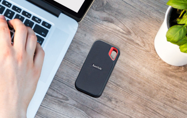 小编精选sandisk闪迪e61至尊极速卓越版移动固态硬盘