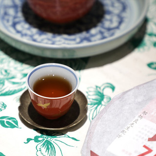 云南老同志普洱茶熟茶饼茶经典75配方2021年211批7578饼茶357克