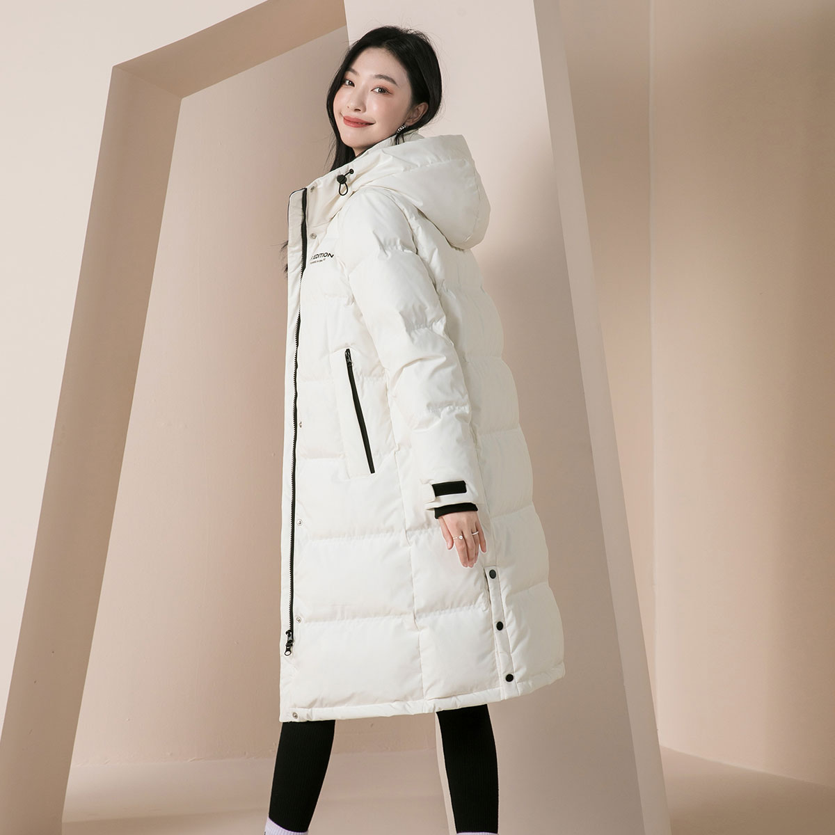 女朋友在唯品会上买的中长款羽绒服