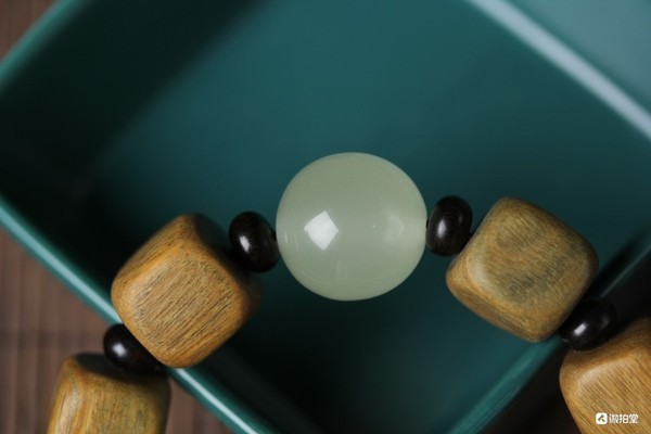 绿檀大方块珠手串 1.8cm 精美配饰