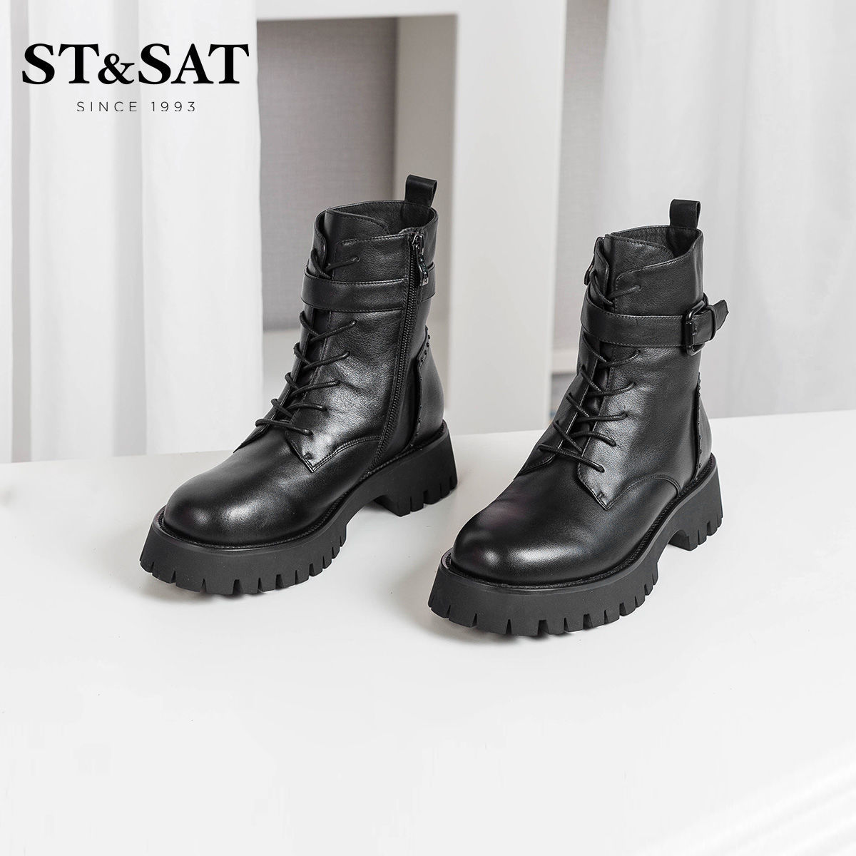 ST&SAT 星期六 新款秋冬上新英伦风马丁靴女靴皮带扣系带短筒靴SS04116625
