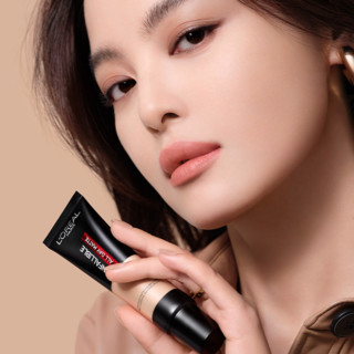 L'OREAL PARIS 巴黎欧莱雅 恒放溢彩哑光持色粉底液 #102 35ml