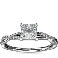 补贴购：Blue Nile 1.01 克拉公主方形钻石+小巧扭紋鑽石訂婚戒指 LD18463447