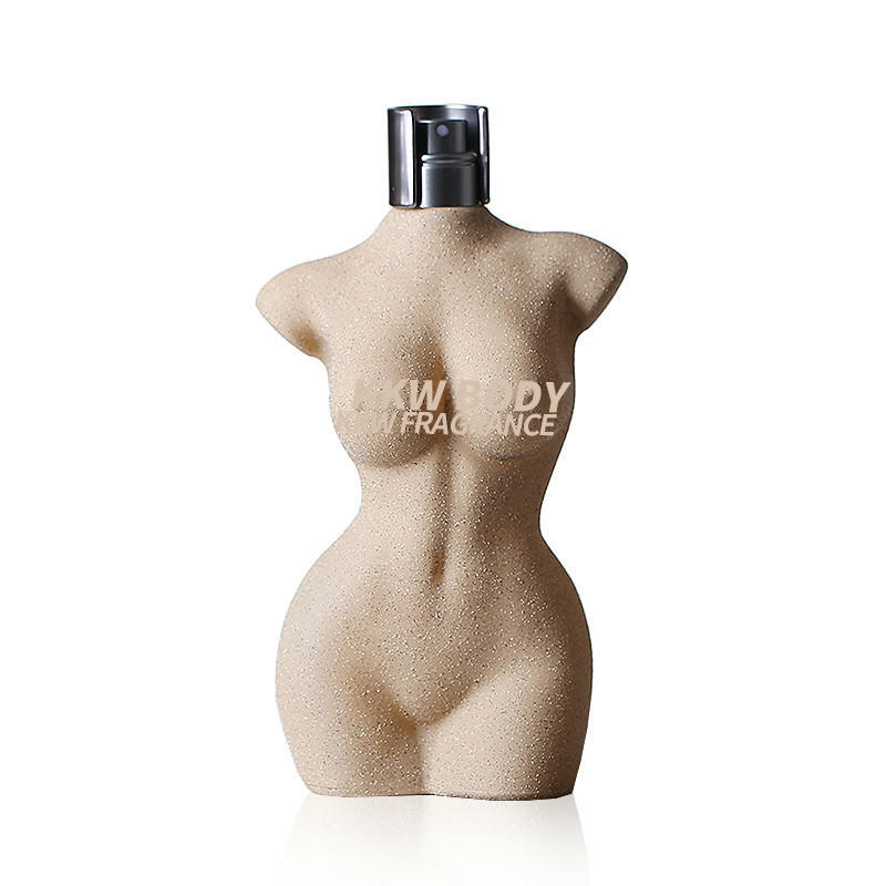 比卡戴珊身材还性感的香水长什么样？用身体模型做香水瓶让00后格莱美女歌手爆红！