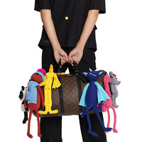 LOUIS VUITTON 男包春夏系列KEEPALL 50 旅行袋取材帆布和哑光皮革饰边钩针卡通玩偶M45631
