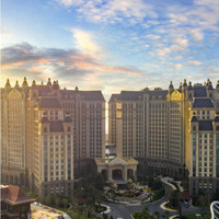 海南海花岛欧堡酒店 海景双床房1晚 含早+双人门票二选一+海鲜自助晚餐等