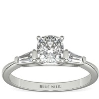 Blue Nile 1.01 克拉垫形钻石+尖顶长方形钻石订婚戒指 LD18267264