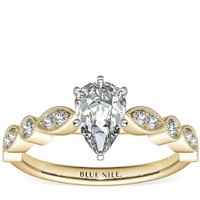 Blue Nile 0.71 克拉梨形钻石+锯状马眼形及圆点钻石订婚戒指 LD18753216
