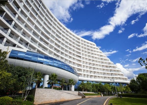 一线海景暑期不加价大理维笙山海湾酒店洱海观景房12晚度假套餐