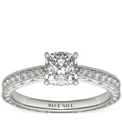 Blue Nile 1.00 克拉垫形钻石+手工雕刻微密钉钻石订婚戒指 LD16555155