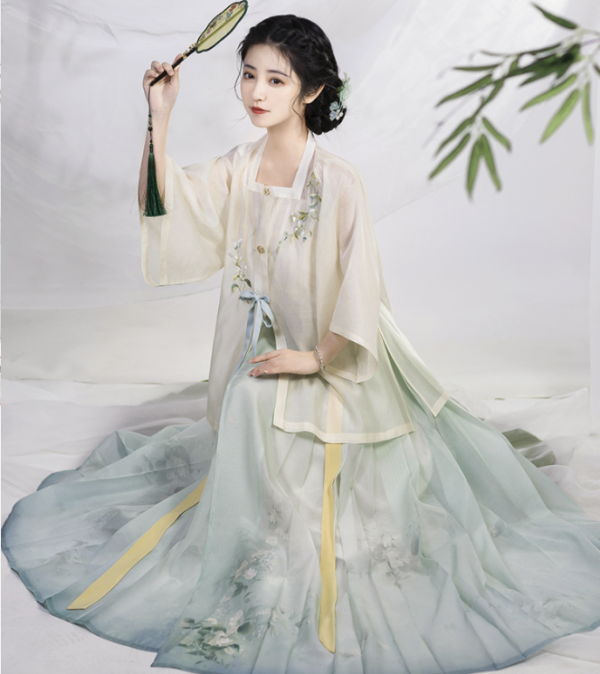 清水溪明制汉服绿萼渐变印花马面裙