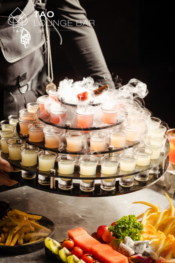 菜品赏析携程现有杭州tao酒吧(花园岗街)3人酒水小吃套餐,价格99元