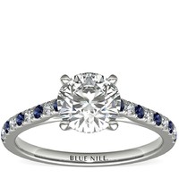 Blue Nile 1.30 克拉圆形钻石+Riviera 微密钉蓝宝石与钻石订婚戒指