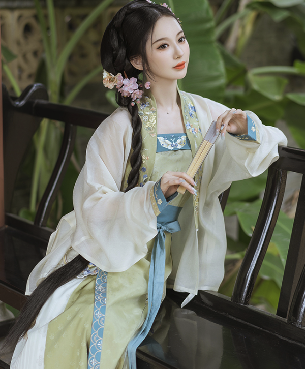 钟灵记 宋制汉服 渺渺 刺绣对襟飞机袖 绿色