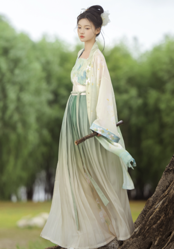 桔屿宋制汉服晴光霁晓吊带长衫褙子褶裙绿色套装