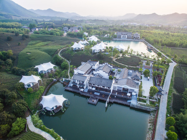 背靠茶园安吉帐篷客溪龙茶谷酒店徽派景观房单1晚含早双人下午茶有机