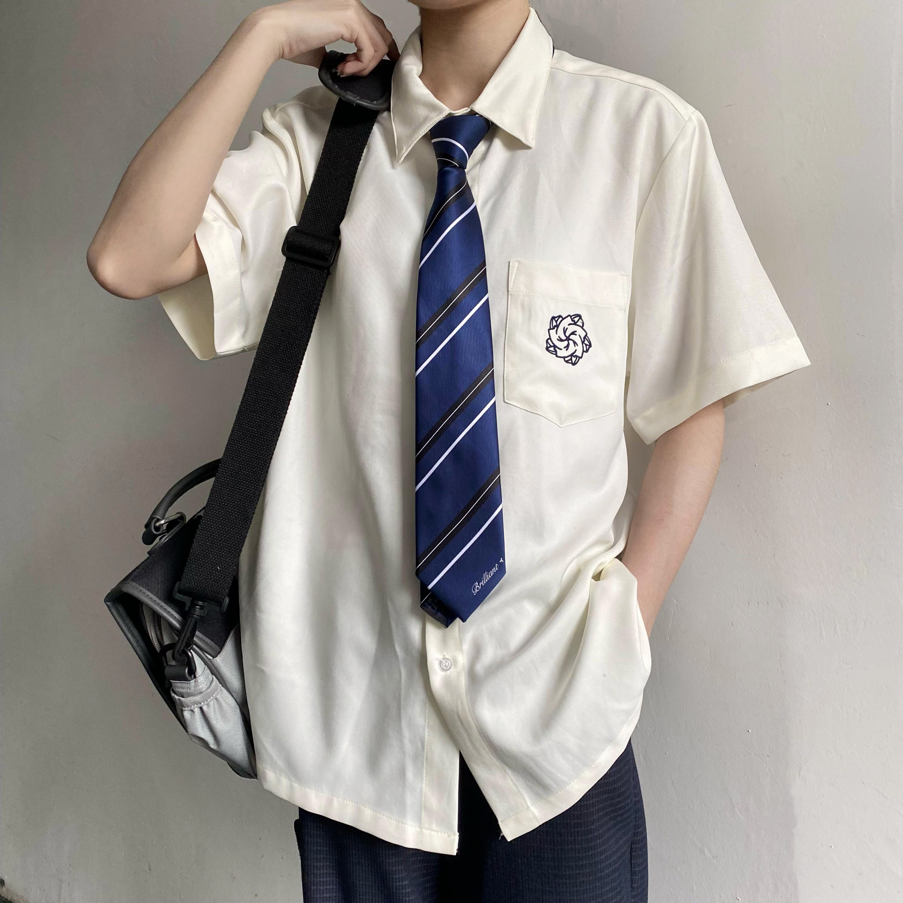 Anzmo 贩卖元气 DK制服 玄葉中 尖领刺绣短袖衬衫 浅黄色