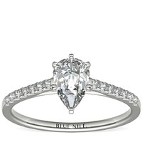 Blue Nile 0.64 克拉梨形钻石+小巧大教堂密钉钻石订婚戒指