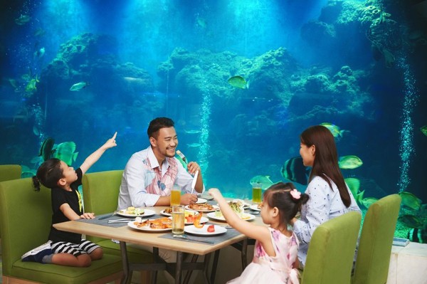 水下餐厅+650m²儿童奇幻森林乐园！三亚亚龙湾迎宾馆 至尊池景/湖景家庭小套2晚套餐（含双早+亲子活动）