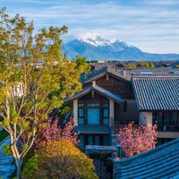 远眺雪山，近束河、丽江古镇！丽江金林豪生大酒店(束河古镇店)  园景大/双床房2晚连住套餐（含双早+欢乐亲子天地）