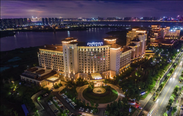 南昌融创铂尔曼酒店 曼雅景观双床房1晚(含早 双人融创乐园或海洋乐园