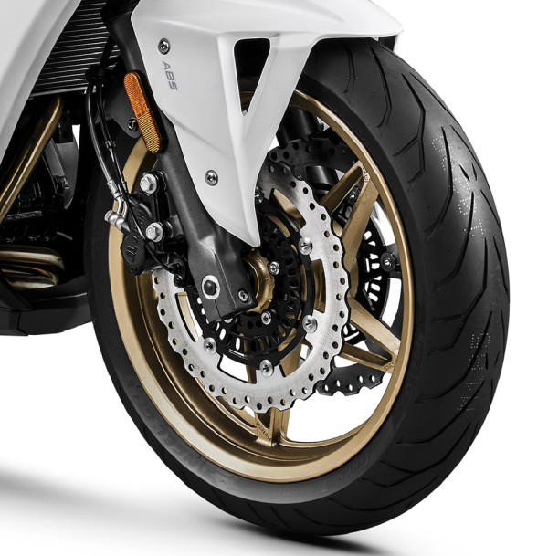 春风摩托车_cfmoto 春风动力 650gt 水冷电喷 时尚旅跑 骑士黑多少钱