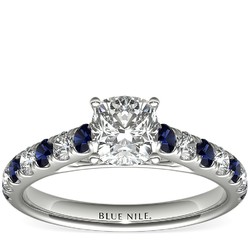 Blue Nile 1.01 克拉垫形钻石+密钉蓝宝石与钻石订婚戒指