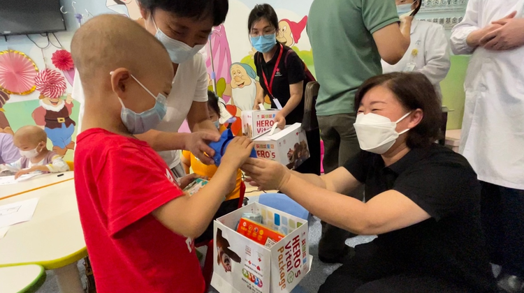 中国红十字基金会慈善募捐 | 最美社工英雄能量站