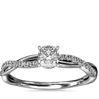 补贴购：Blue Nile 0.61克拉垫形钻石+小巧扭纹钻石订婚戒指