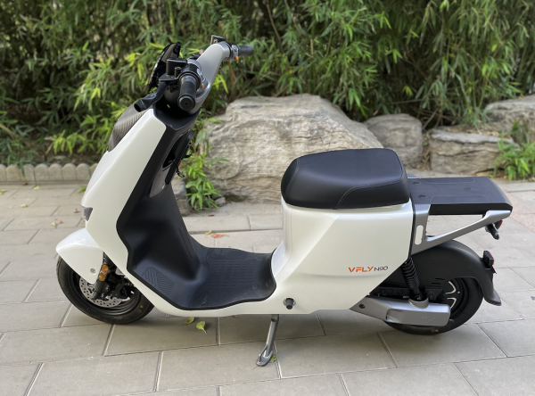 雅迪vfly电动车测评,它的外观和智能化惊艳到我了!