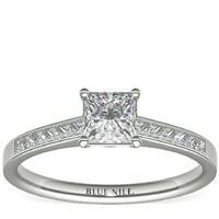 补贴购:Blue Nile 0.70 克拉公主方形钻石+槽镶公主方形钻石订婚戒指