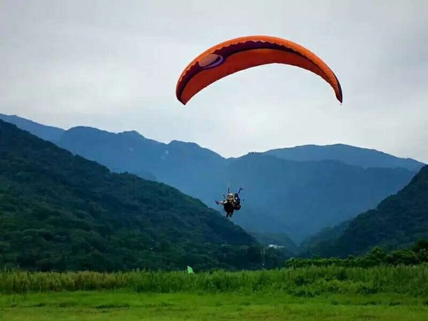 近游客中心、樂山大佛！峨眉山智選假日酒店 高級園景房 2晚可拆（含雙早+湯池等）