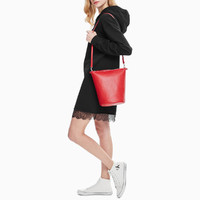 Calvin Klein CK女包时尚手提可拆卸肩带压印LOGO经典斜挎水桶包 DH2254Q1100