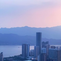 深圳盐田凯悦酒店 山景标准大床房1晚+含早+2大2小自助晚餐/火锅午晚餐