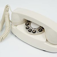 GPO Audrey 1950 款传统按键电话 - 象牙色