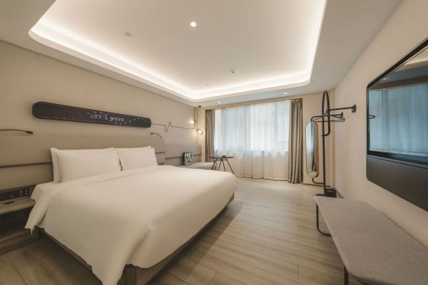 亚朵旗下元旦春节不加价南京鼓楼玄武湖轻居酒店轻享大双床房2晚连住