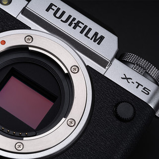 FUJIFILM 富士 X-T5 APS-C画幅 微单相机 银色 XC 16-80mm OIS WR 变焦镜头 单头套机